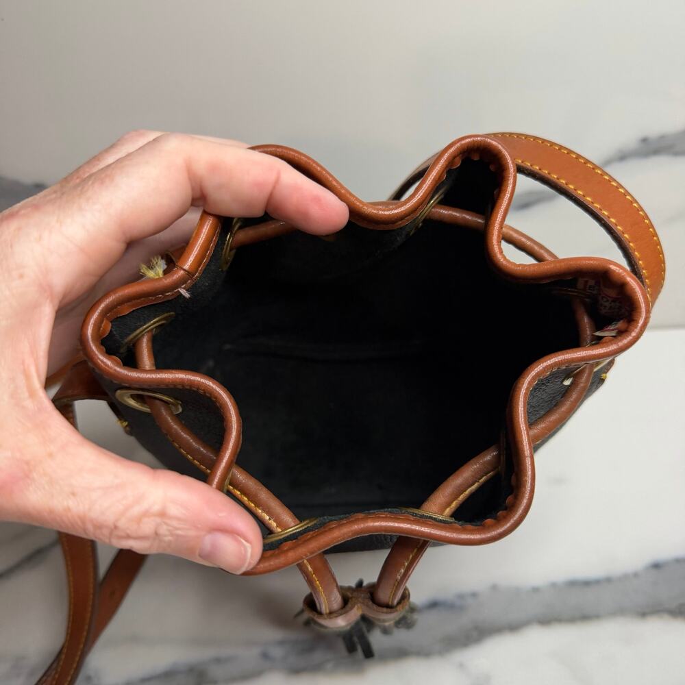 Vintage Dooney & Bourke All-Weather Black Leather Drawstring Bucket Bag Small - Picture 3 of 10